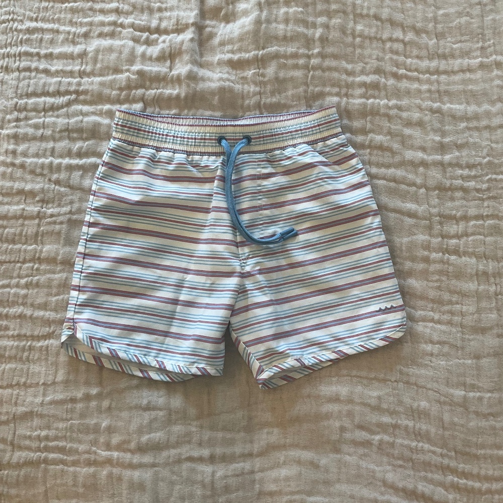 Minnow Size 9/10 Shorts